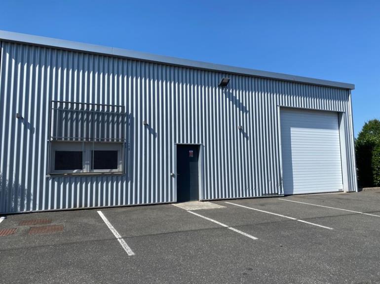 Photo de Cellule à usage d'activités à louer à Fléville-devant-Nancy - 155m² - Dynapôle de Ludres - Proche axes autoroutiers 