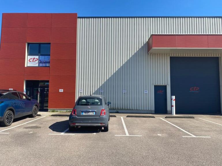 Photo de Une cellule à usage d'activité à louer à Fléville-Devant-Nancy - 350m² - Dynapôle de Ludres - Proche axes autoroutiers 