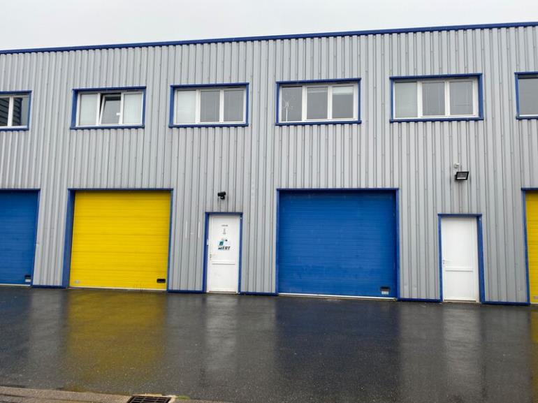 Photo de Cellules à usage d'activités à louer à Ludres - 528 m² et 91 m² - Dynapôle de Ludres - Proches des axes autoroutiers 